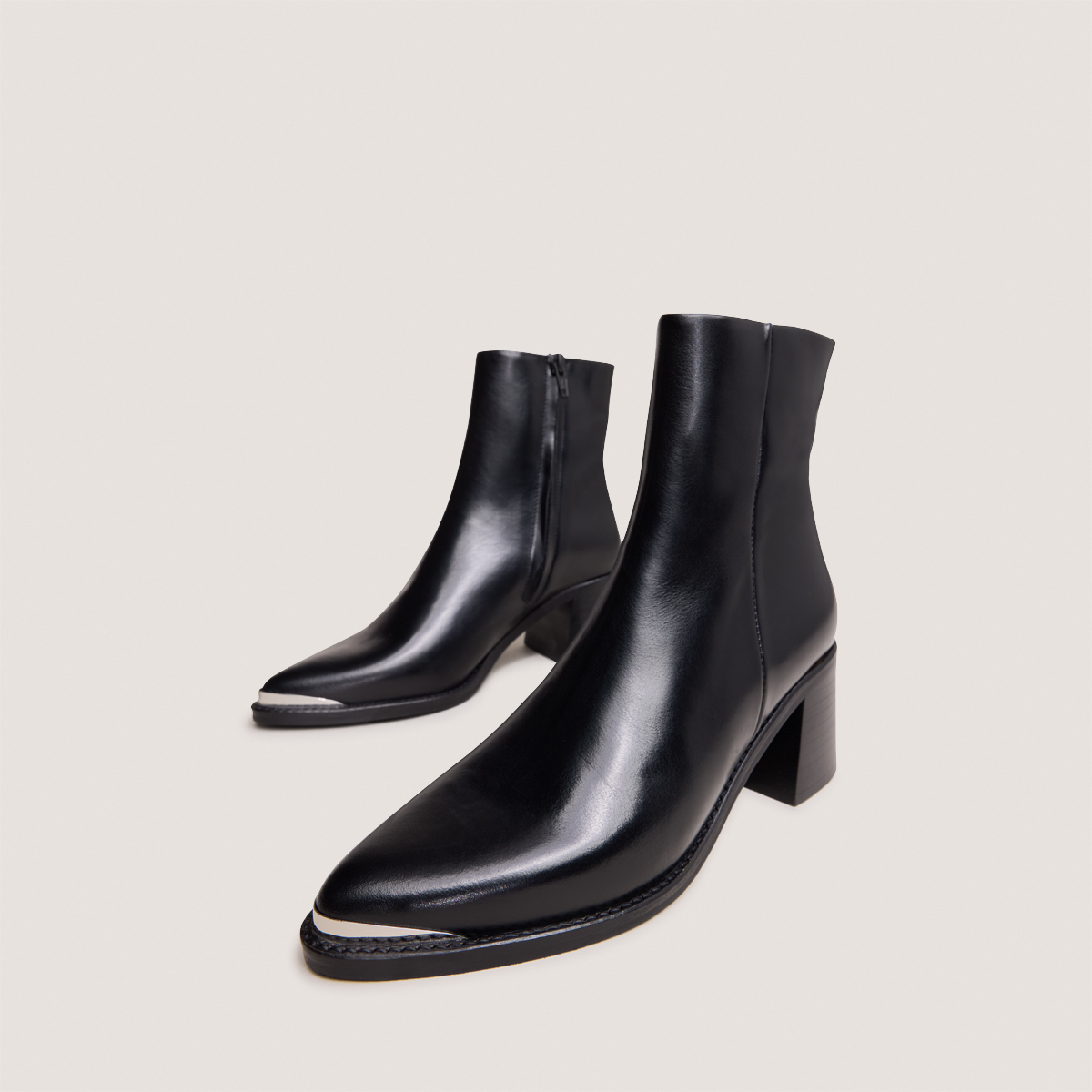 Bottines à talon et embout doré – Image 4