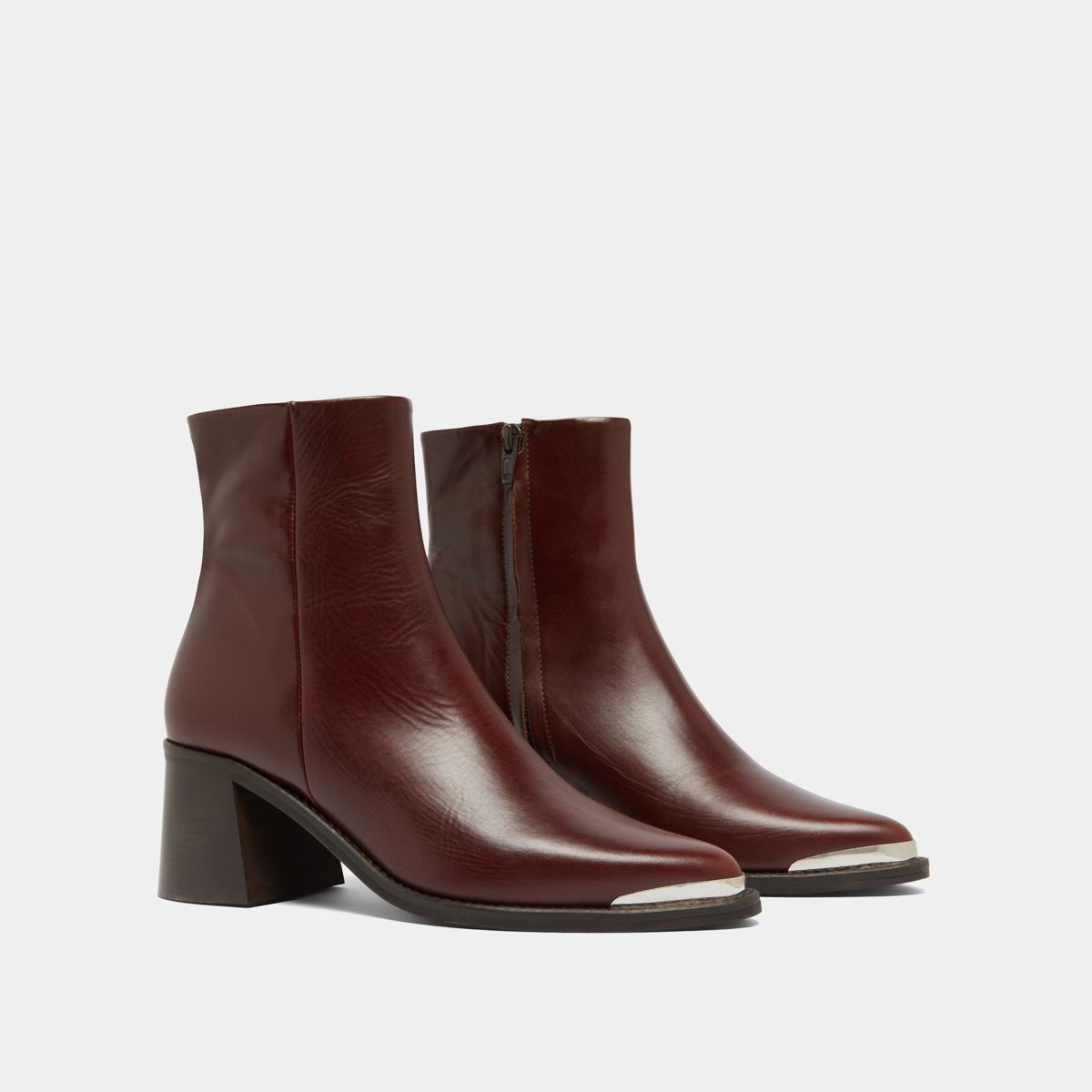Bottines à talon et embout doré – Image 4
