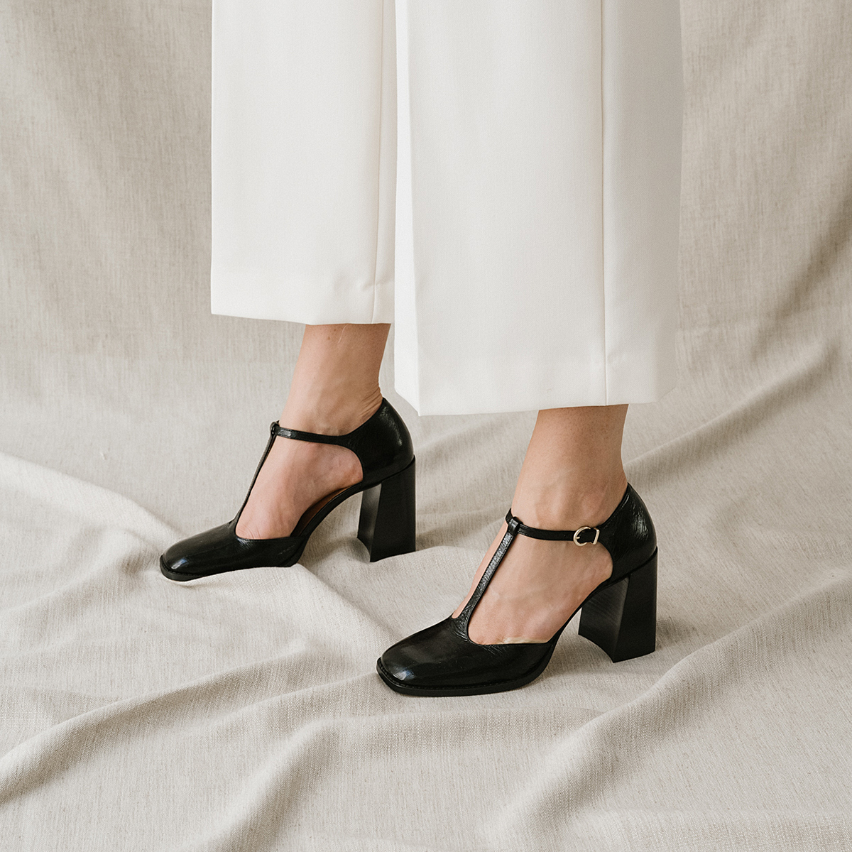 Salomés à talons hauts et bouts carrés a... – Image 3