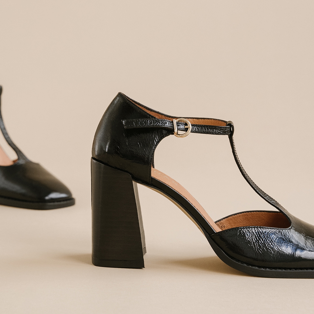 Salomés à talons hauts et bouts carrés a... – Image 7
