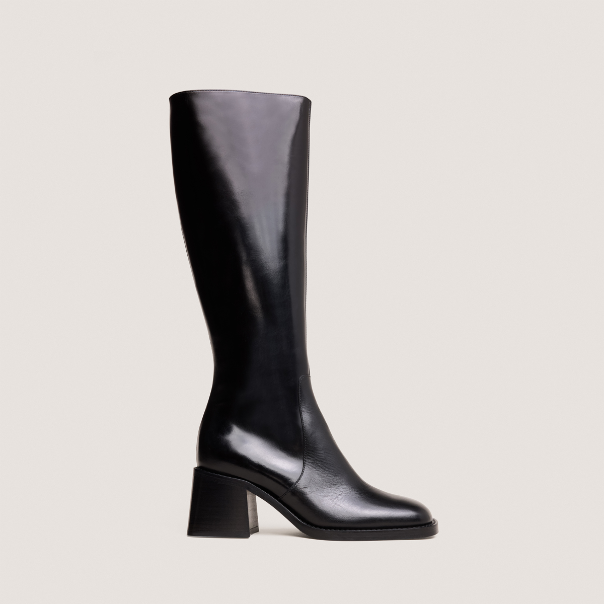 Bottes à talons épais et bouts carrés