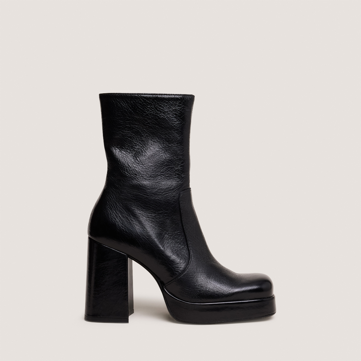 Bottines à talons et à bouts carrés