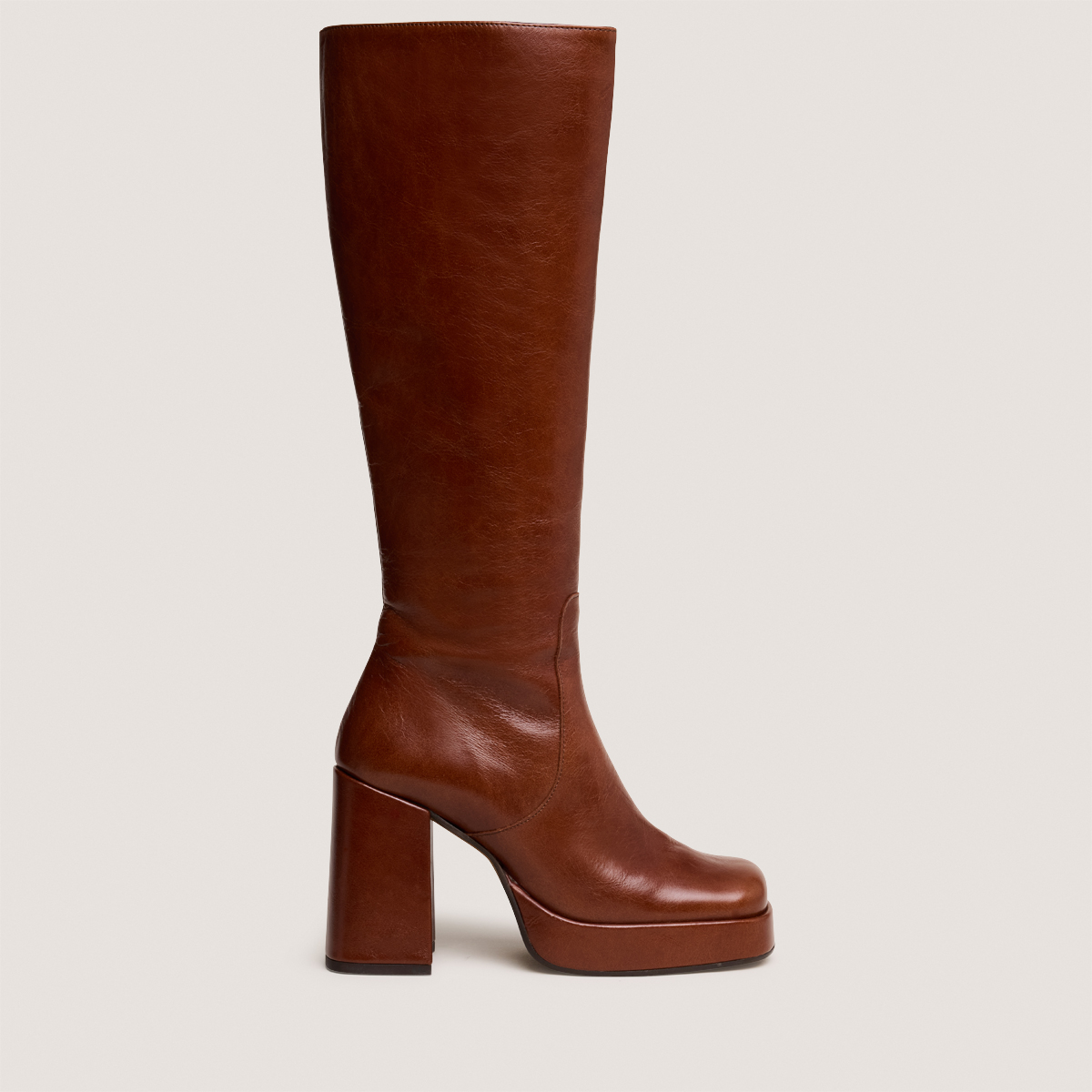 Bottes à talons et bouts carrés