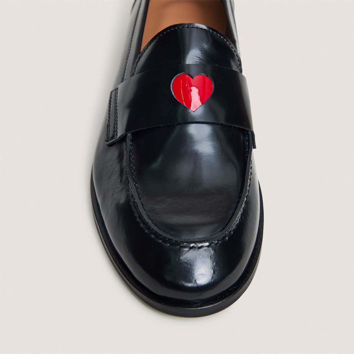 Mocassins à bouts ronds et cœurs – Image 2