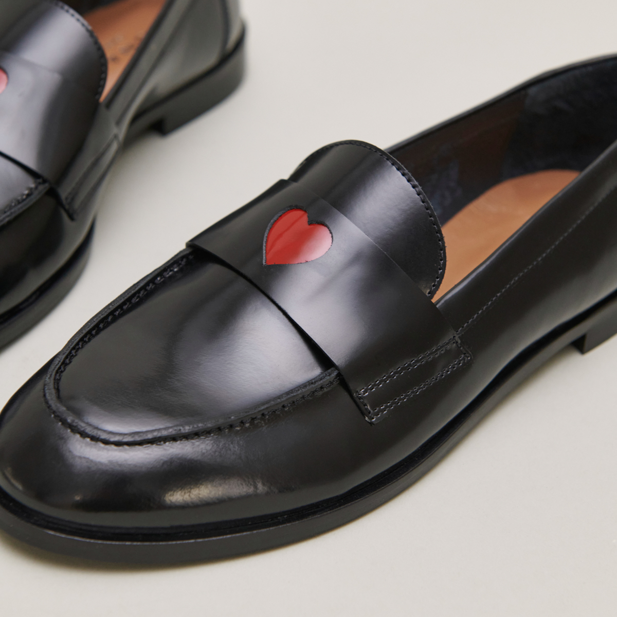 Mocassins à bouts ronds et cœurs – Image 6