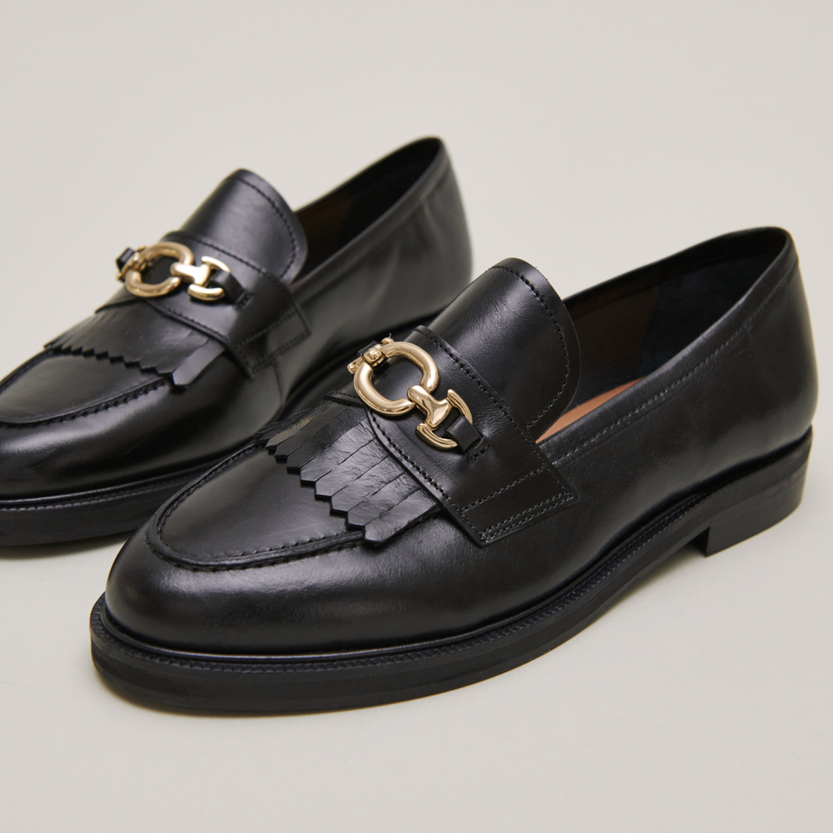 Mocassins à boucles dorées – Image 5