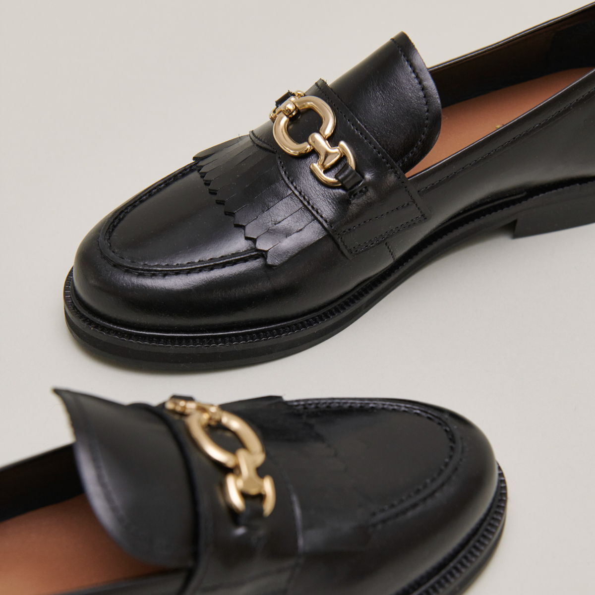 Mocassins à boucles dorées – Image 6