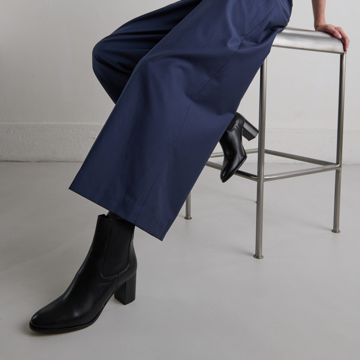 Boots à talons et élastiques – Image 3