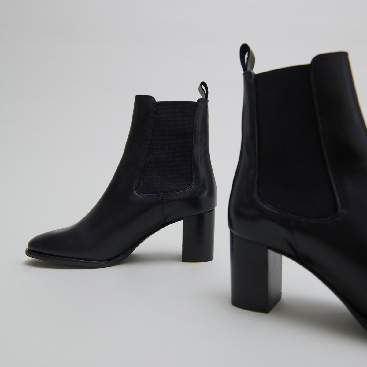Boots à talons et élastiques – Image 5