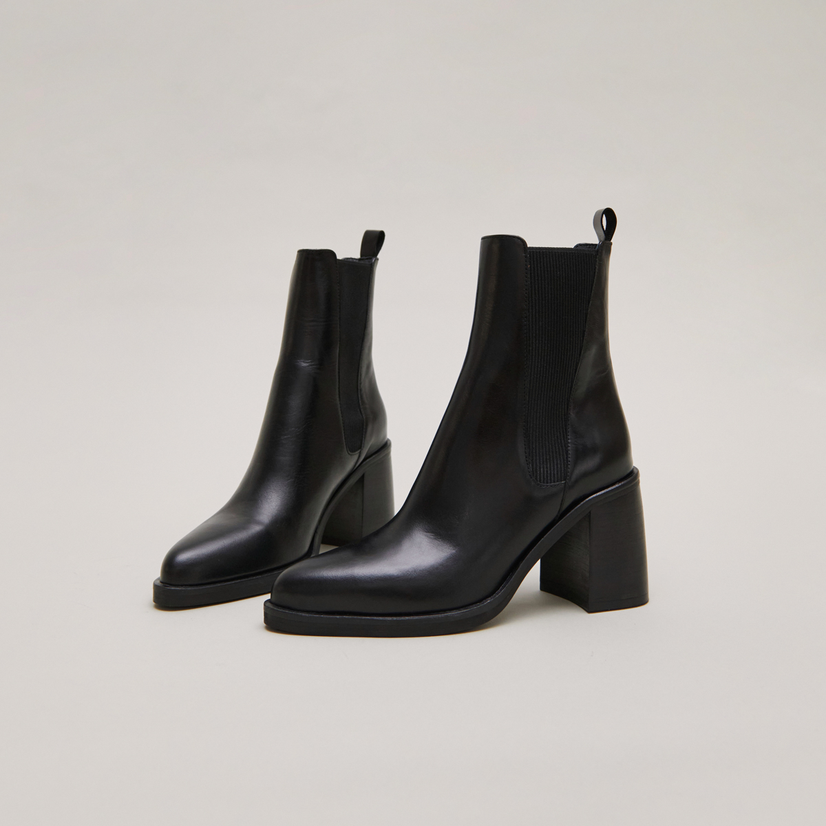 Boots à talons hauts et élastiques – Image 3