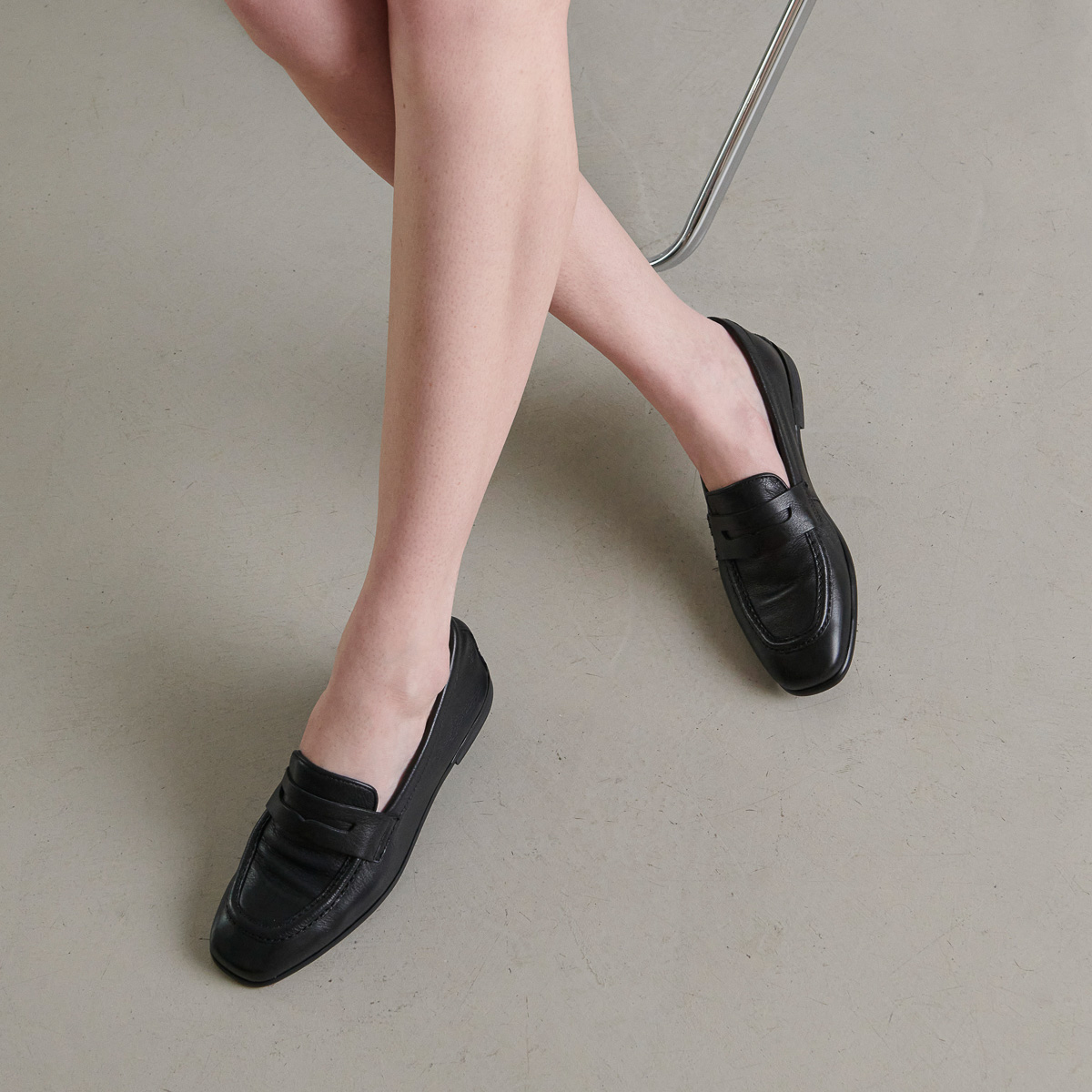 Mocassins à talons plats et bouts arrond... – Image 3