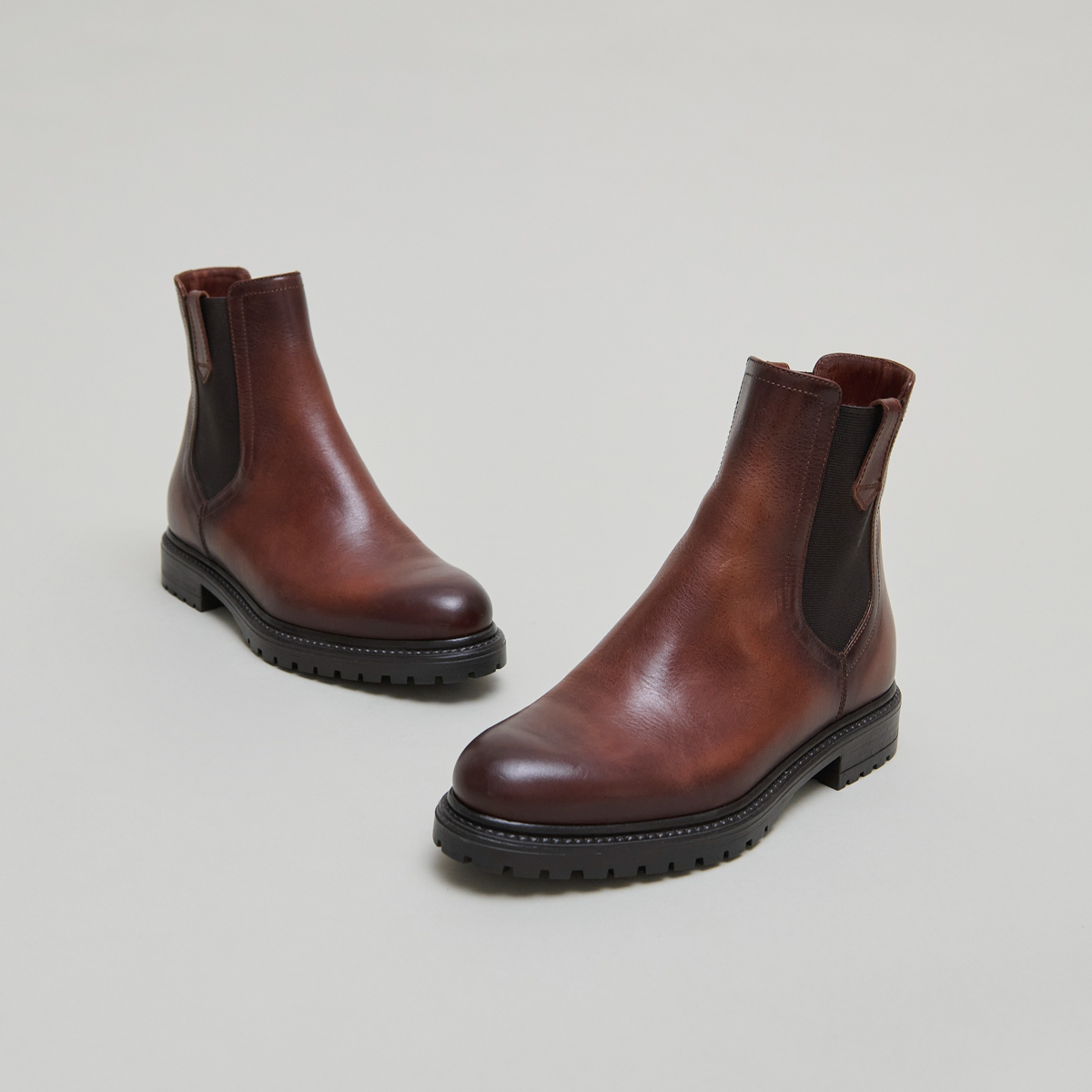 Bottines à semelles crantées et élastiqu...