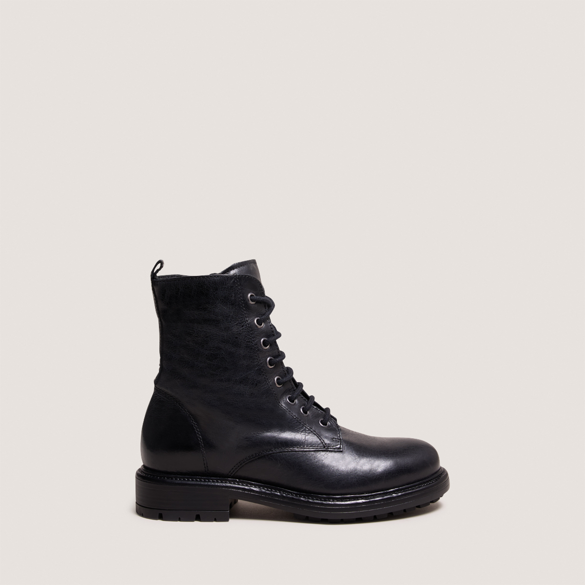 Boots à lacets et semelles crantées