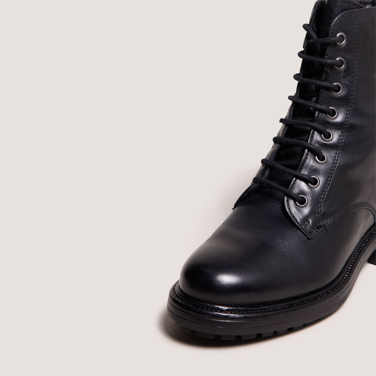 Boots à lacets et semelles crantées – Image 3