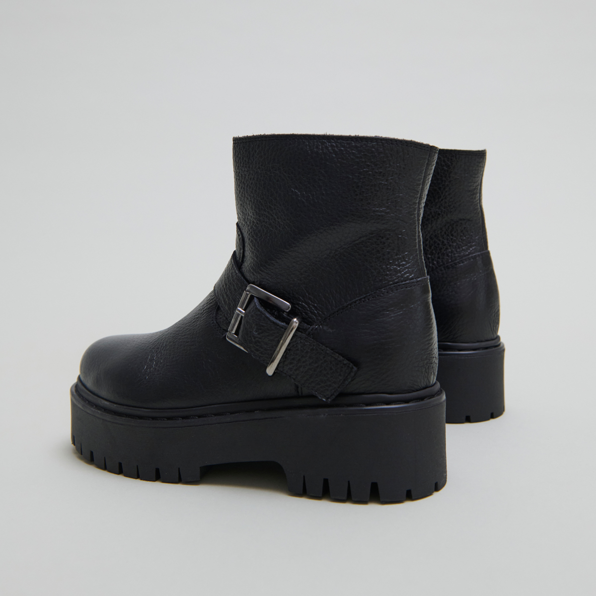 Boots à semelles crantées et boucles – Image 5