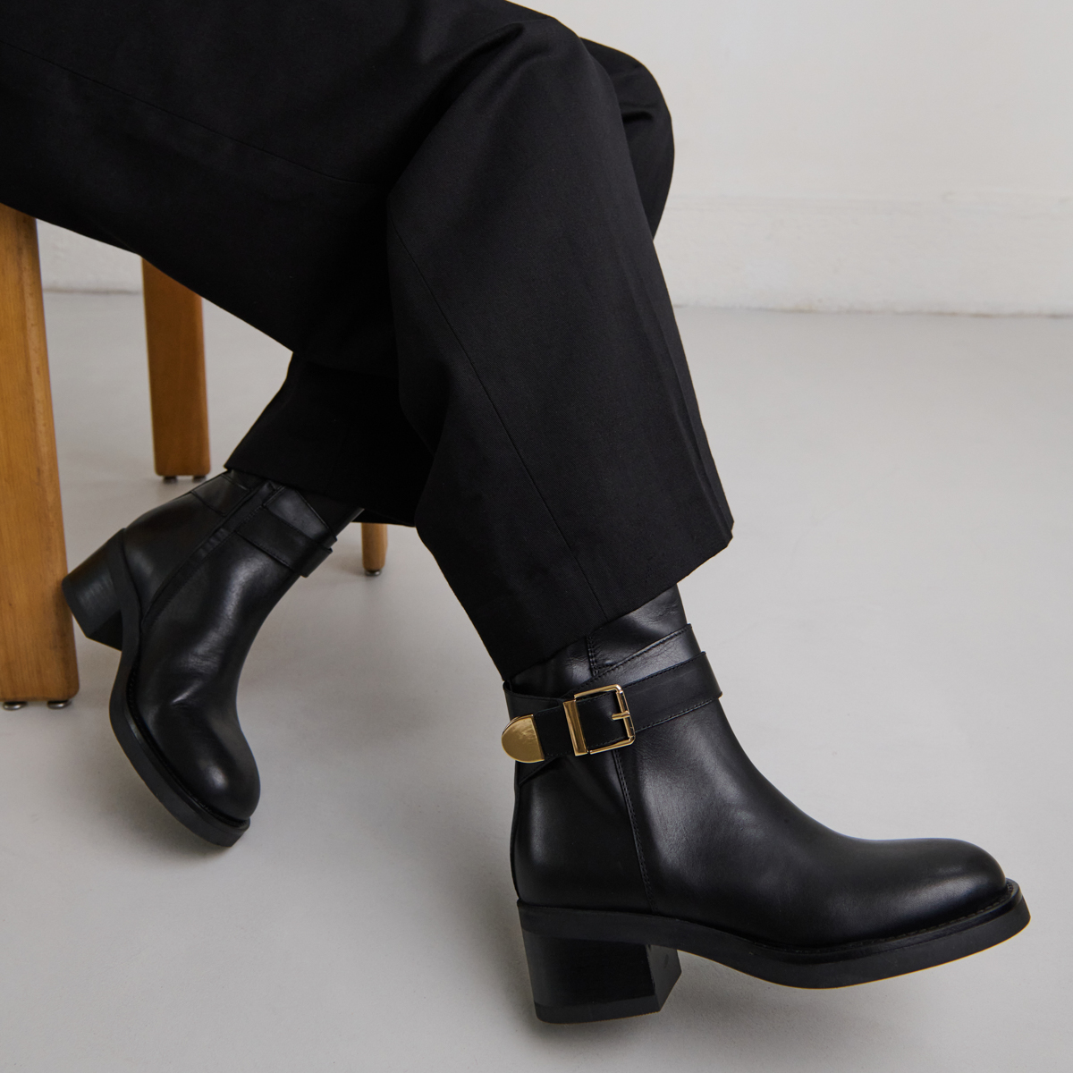 Bottines à boucles – Image 3