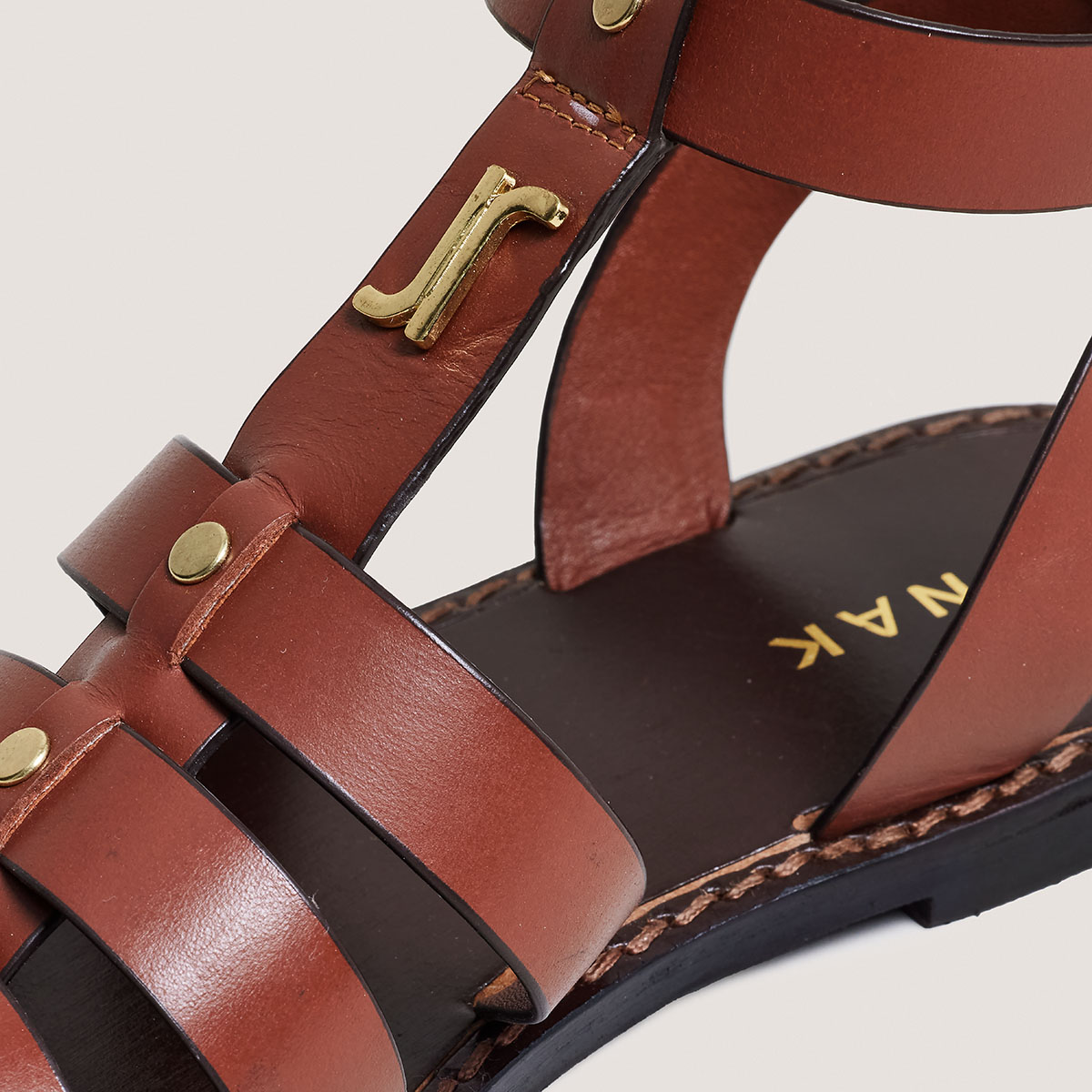 Sandales à monogrammes et boucles ajusta... – Image 3