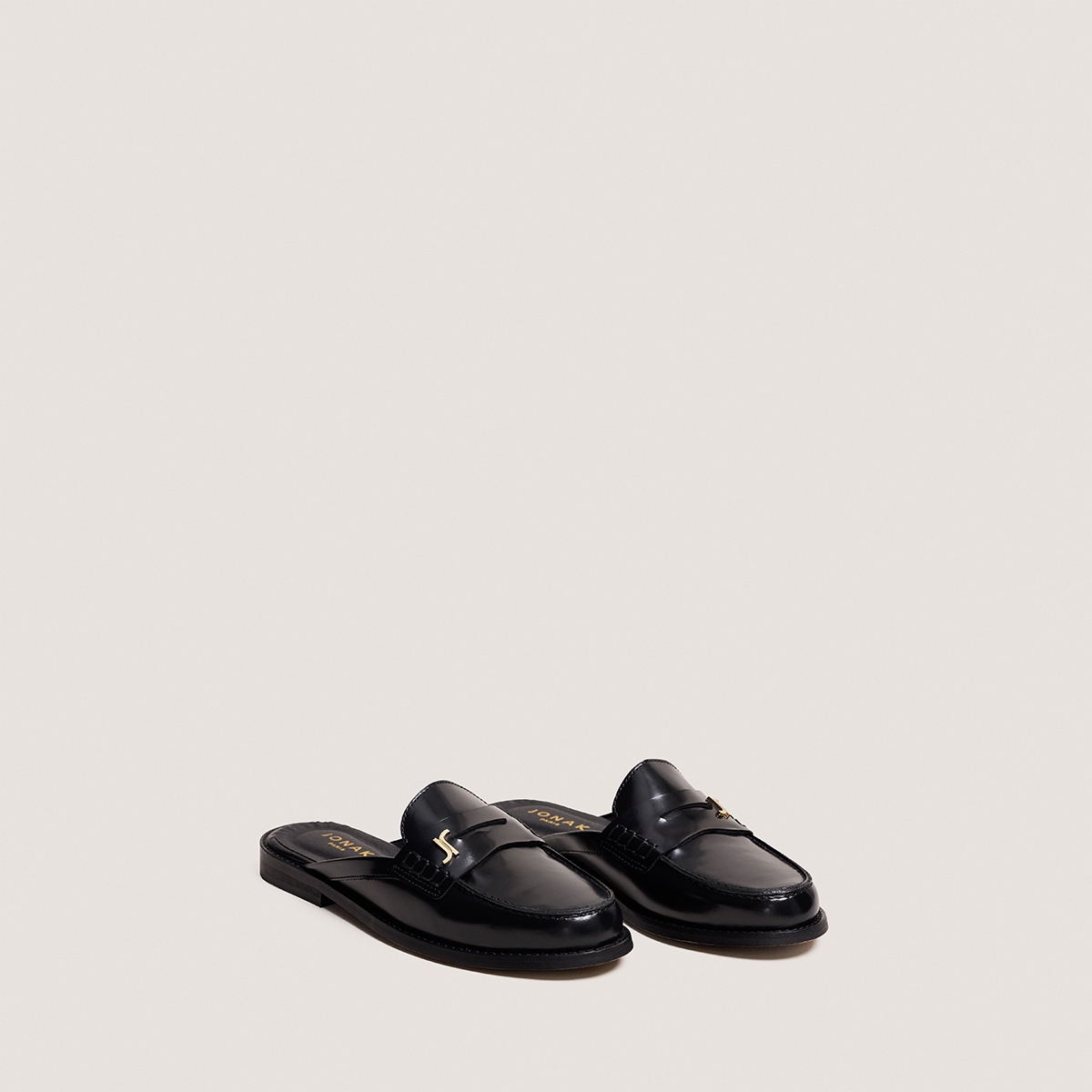 Mocassins à bouts arrières ouverts et monogrammes – Image 2