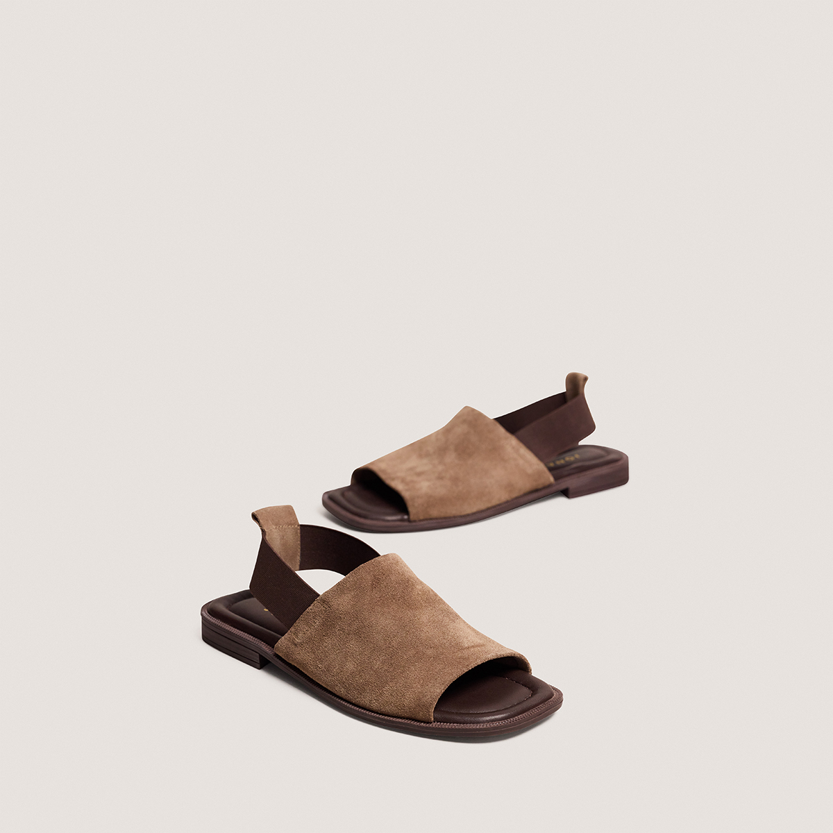 Sandales à élastiques