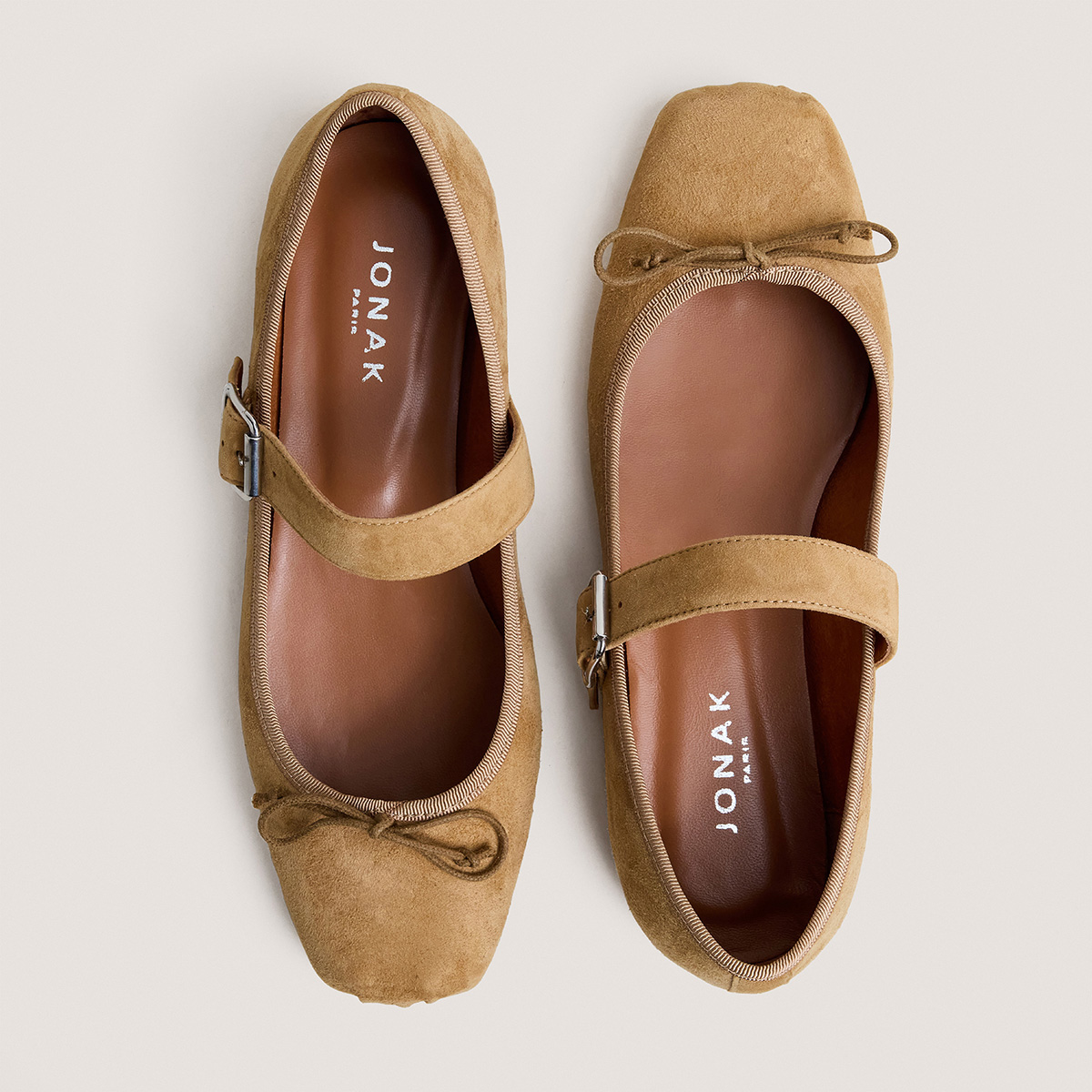 Ballerines à brides et lacets