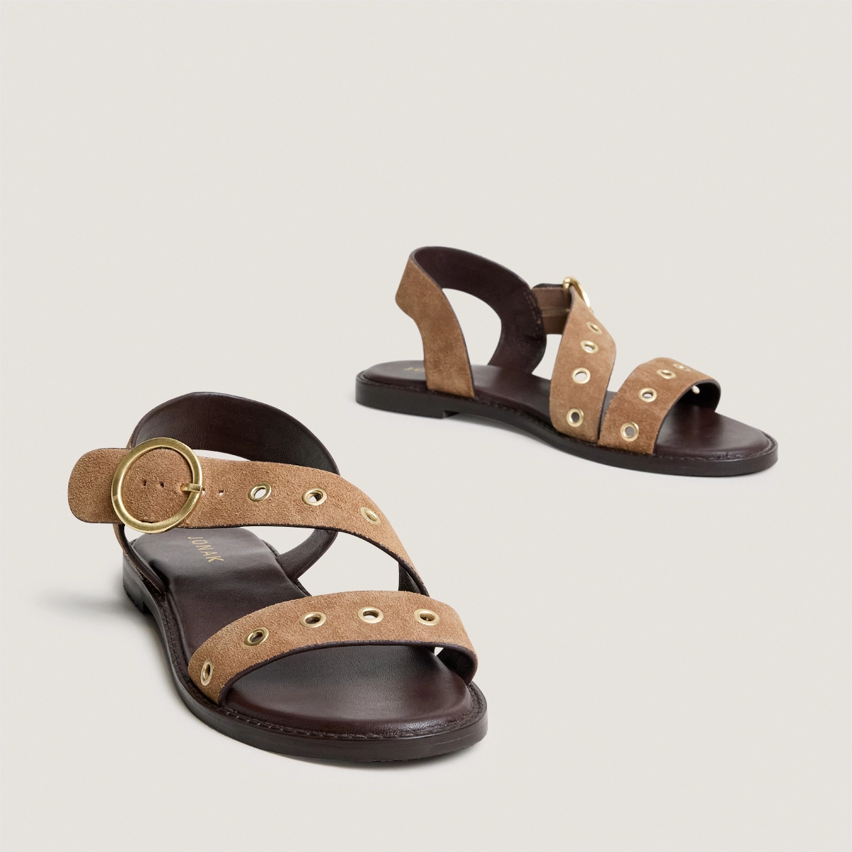 Sandales à brides larges